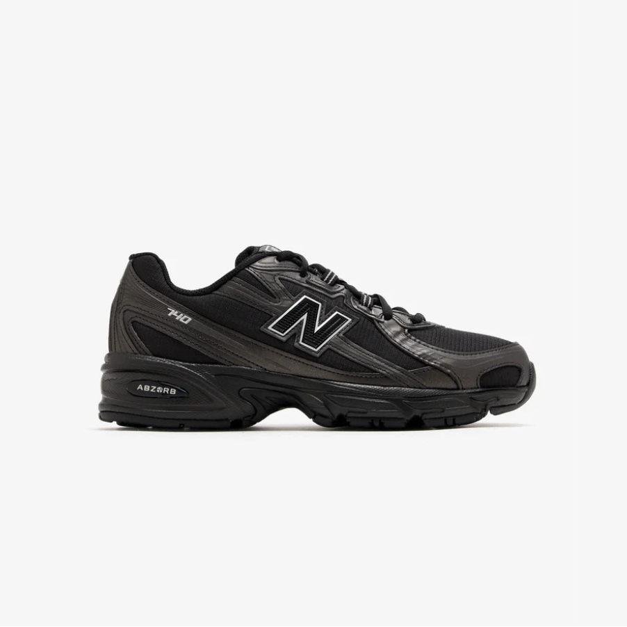 New Balance 740 Black
